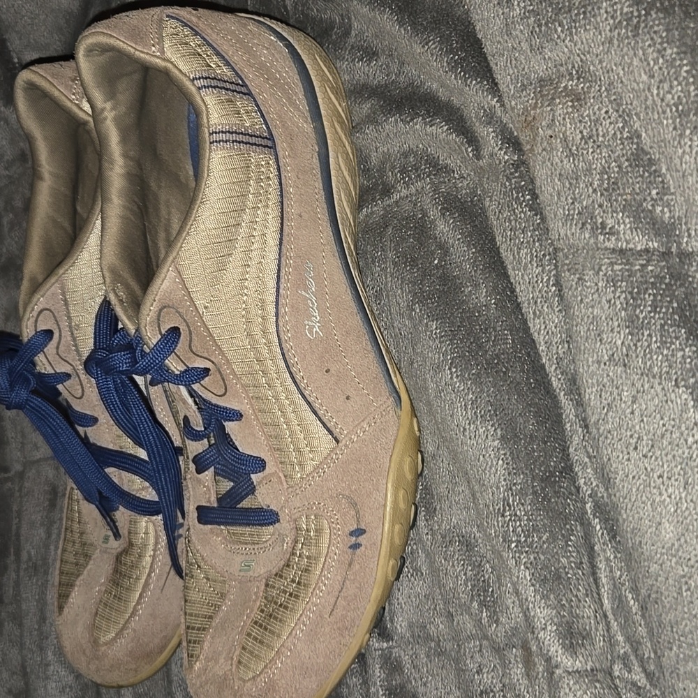 Skechers Relaxed Fit Size 10 Tan / navy - Picture 2 of 6